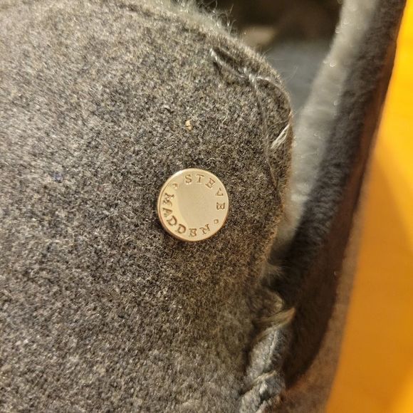 STEVE MADDEN Grey P Fire slippers size 9 fathers day gift - Picture 2 of 5